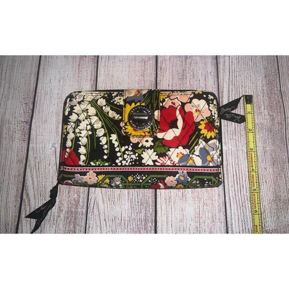 Vera Bradley Poppy Fields 2011  Quilted Floral Turnlock Zip Around Wallet - Picture 7 of 9